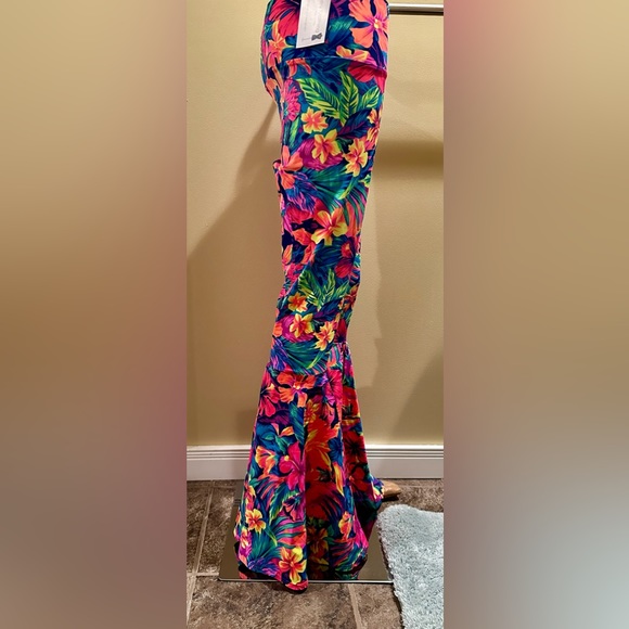 Coquetry Clothing Tahitian Floral High Waist Bell Bottom Flares - Picture 4 of 6